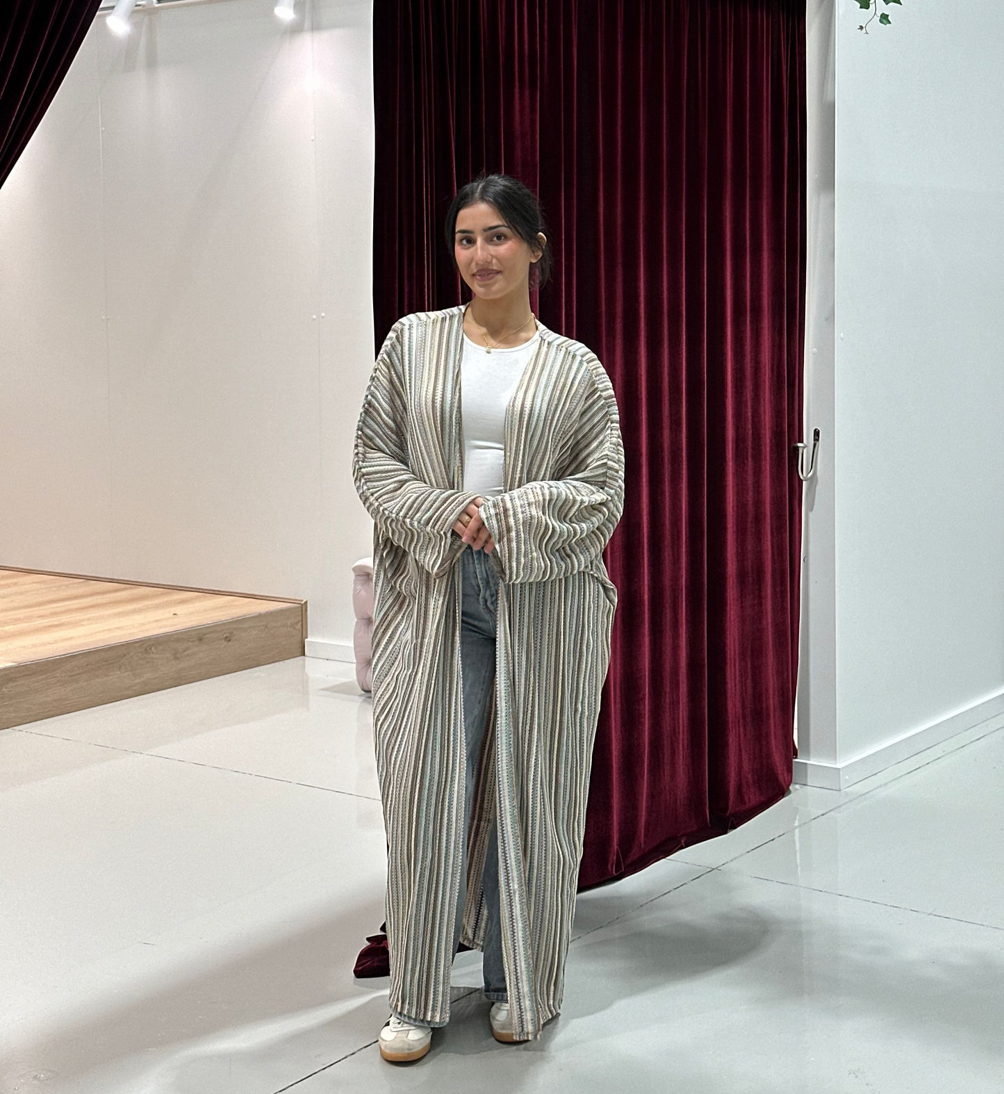 Lyla Open Abaya