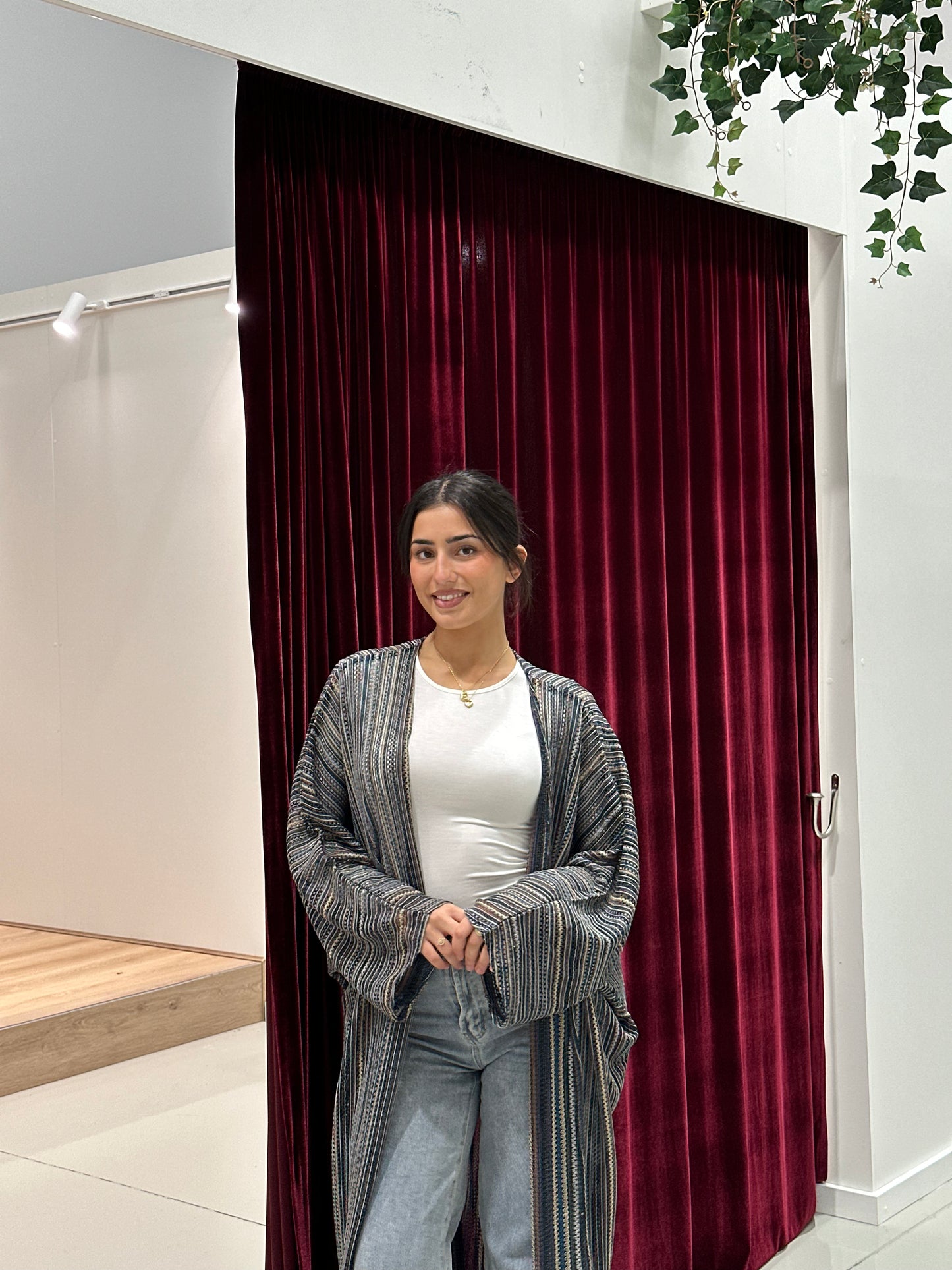 Lyla Open Abaya