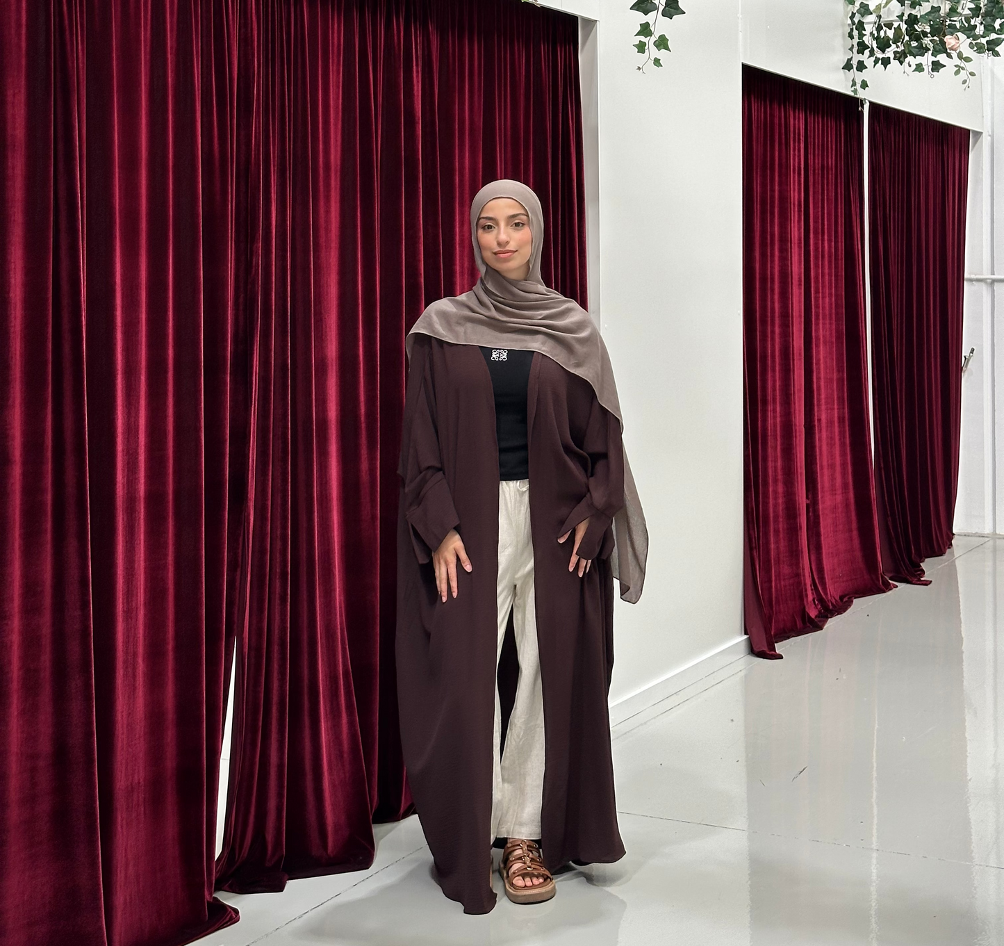 Nila Batwing Open Abaya