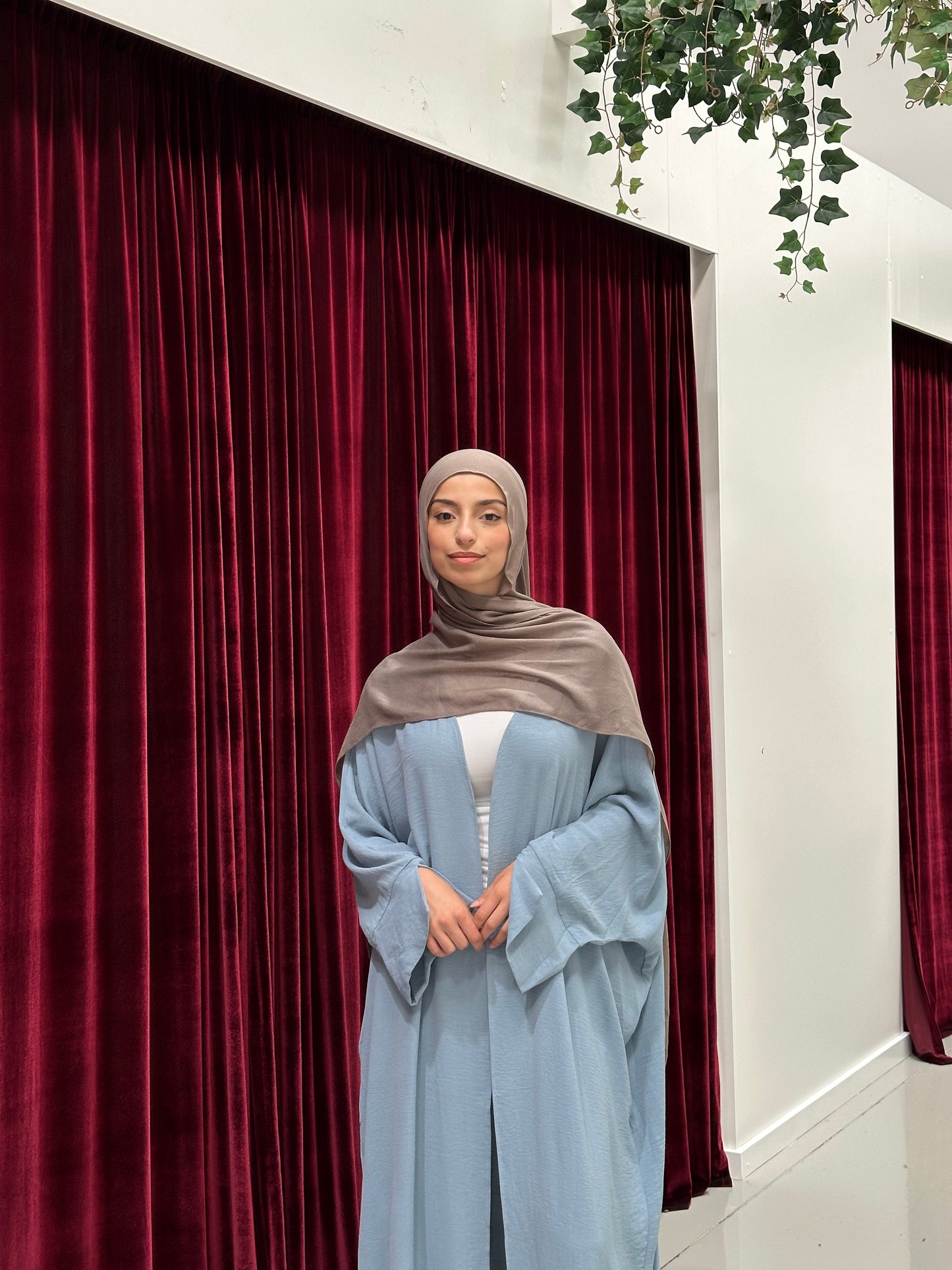 Nila Batwing Open Abaya