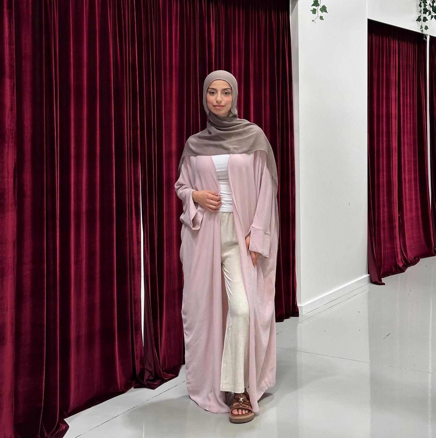 Nila Batwing Open Abaya