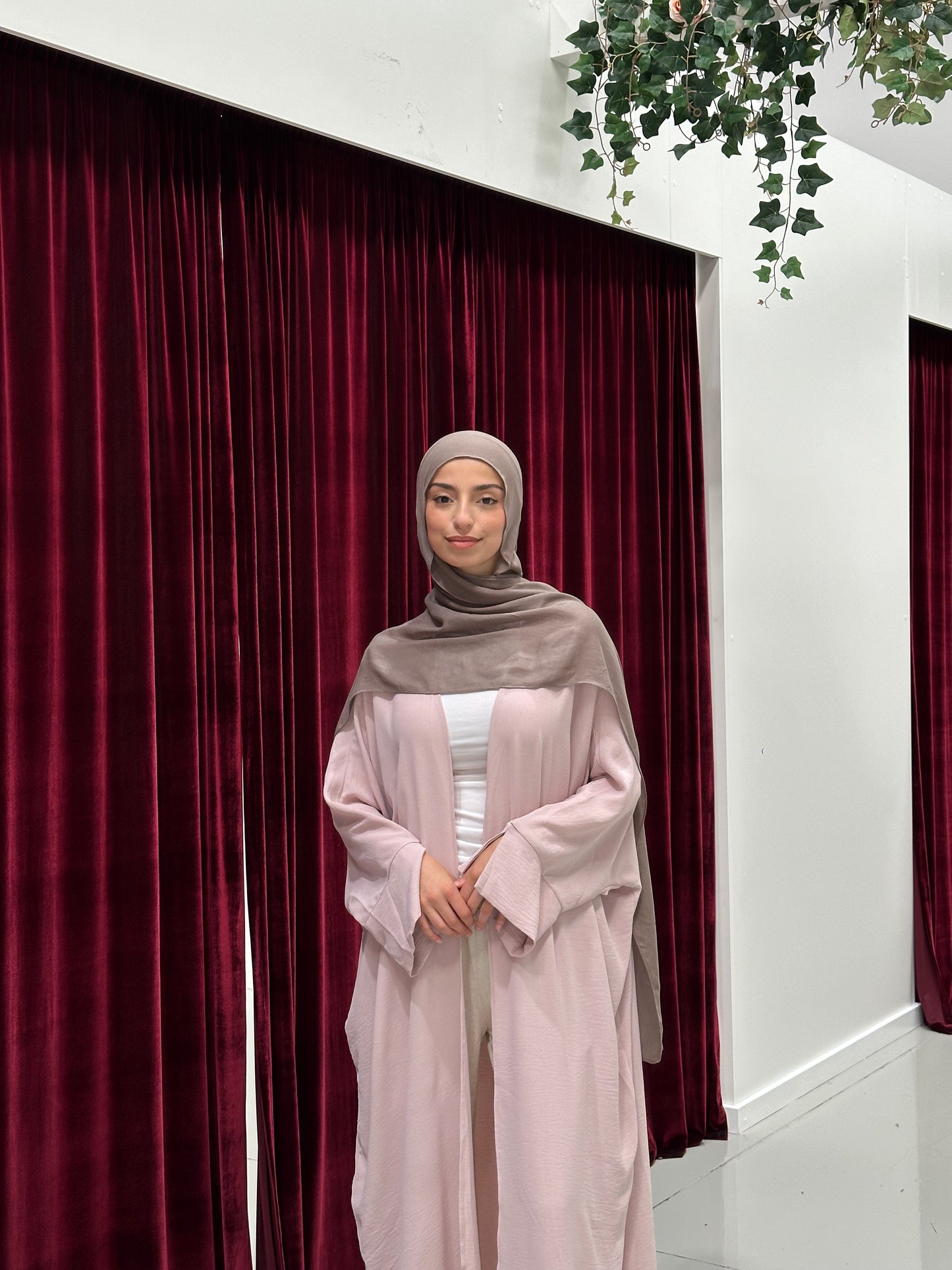 Nila Batwing Open Abaya