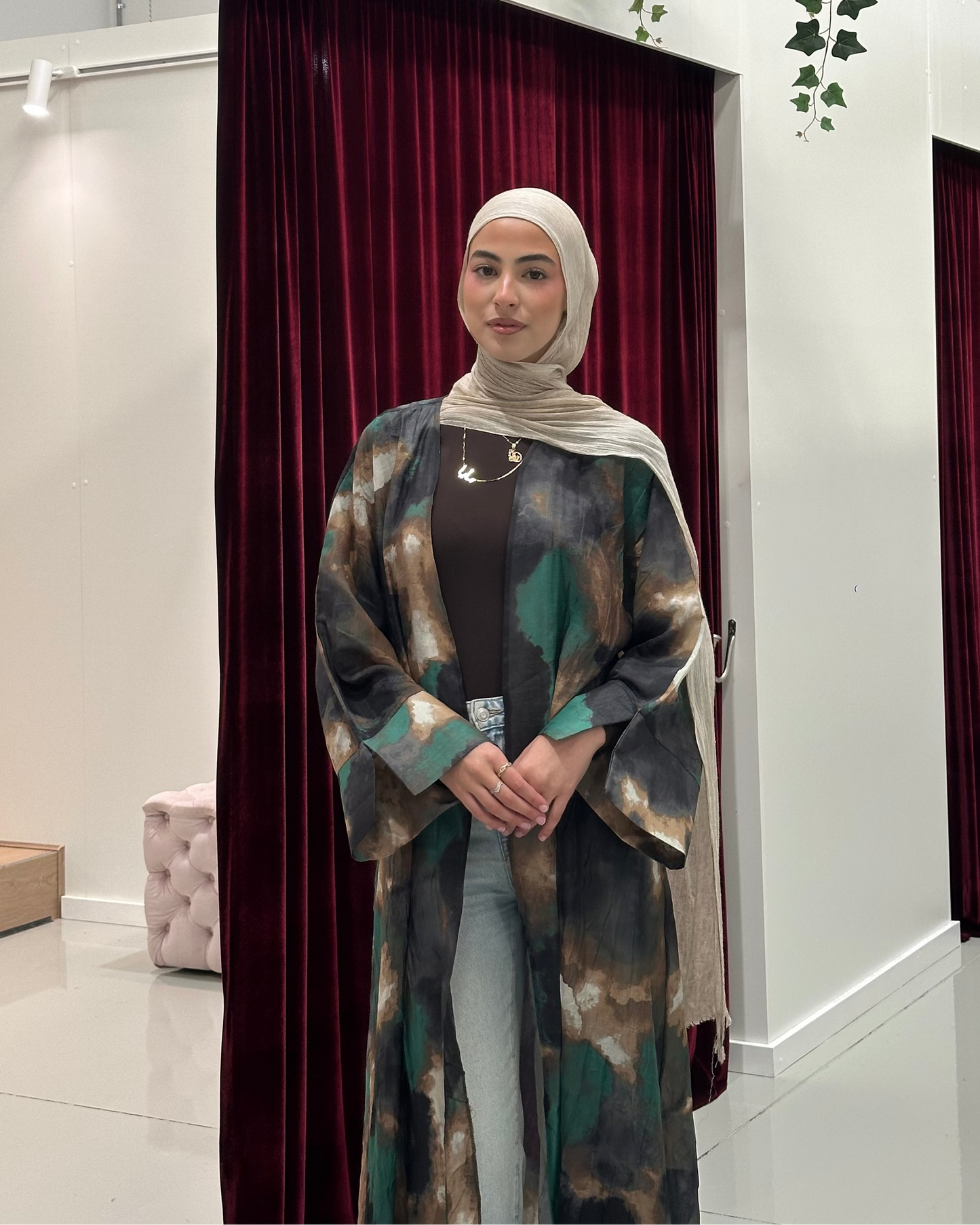 River Open Abaya