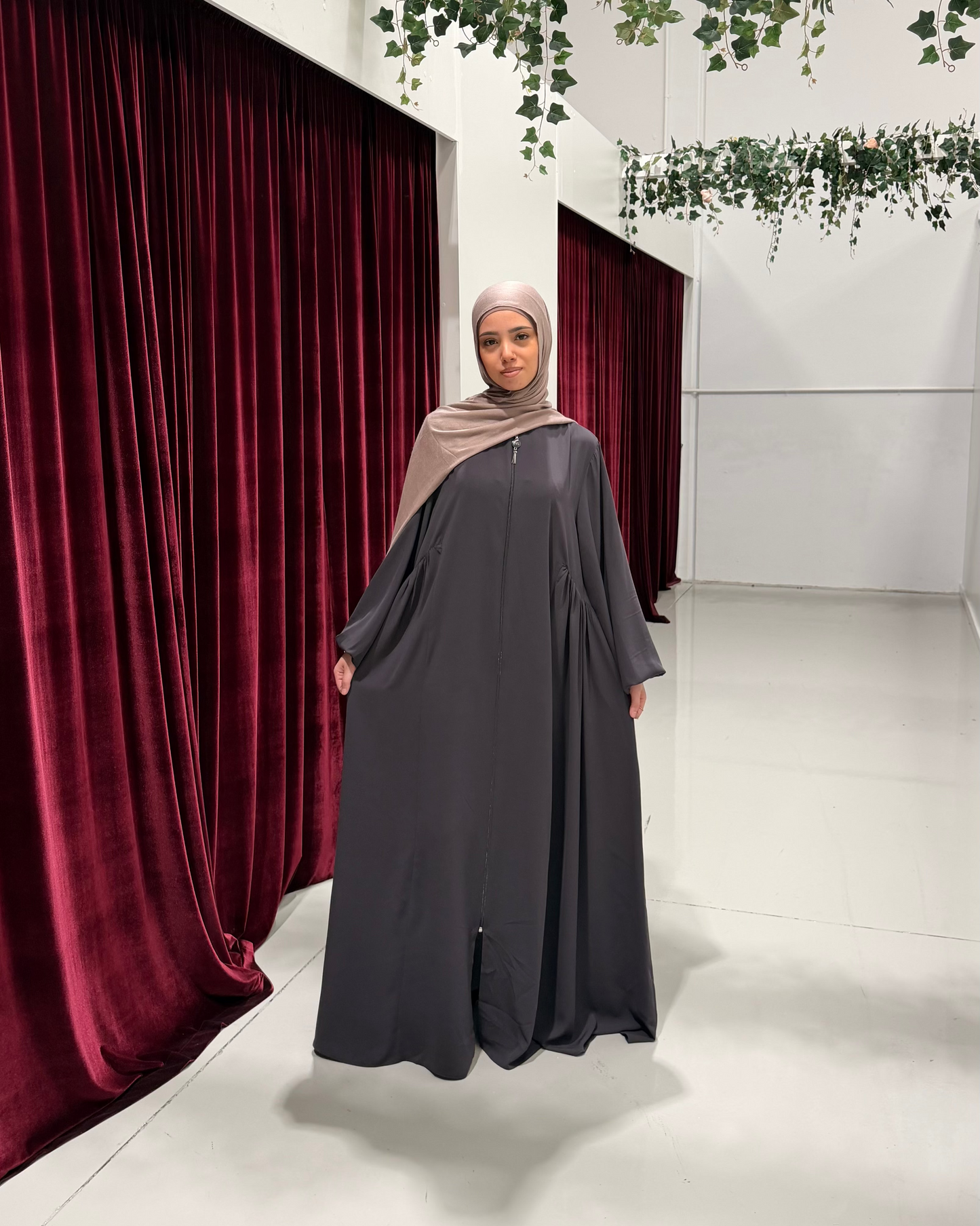 Ipek Zip Abaya