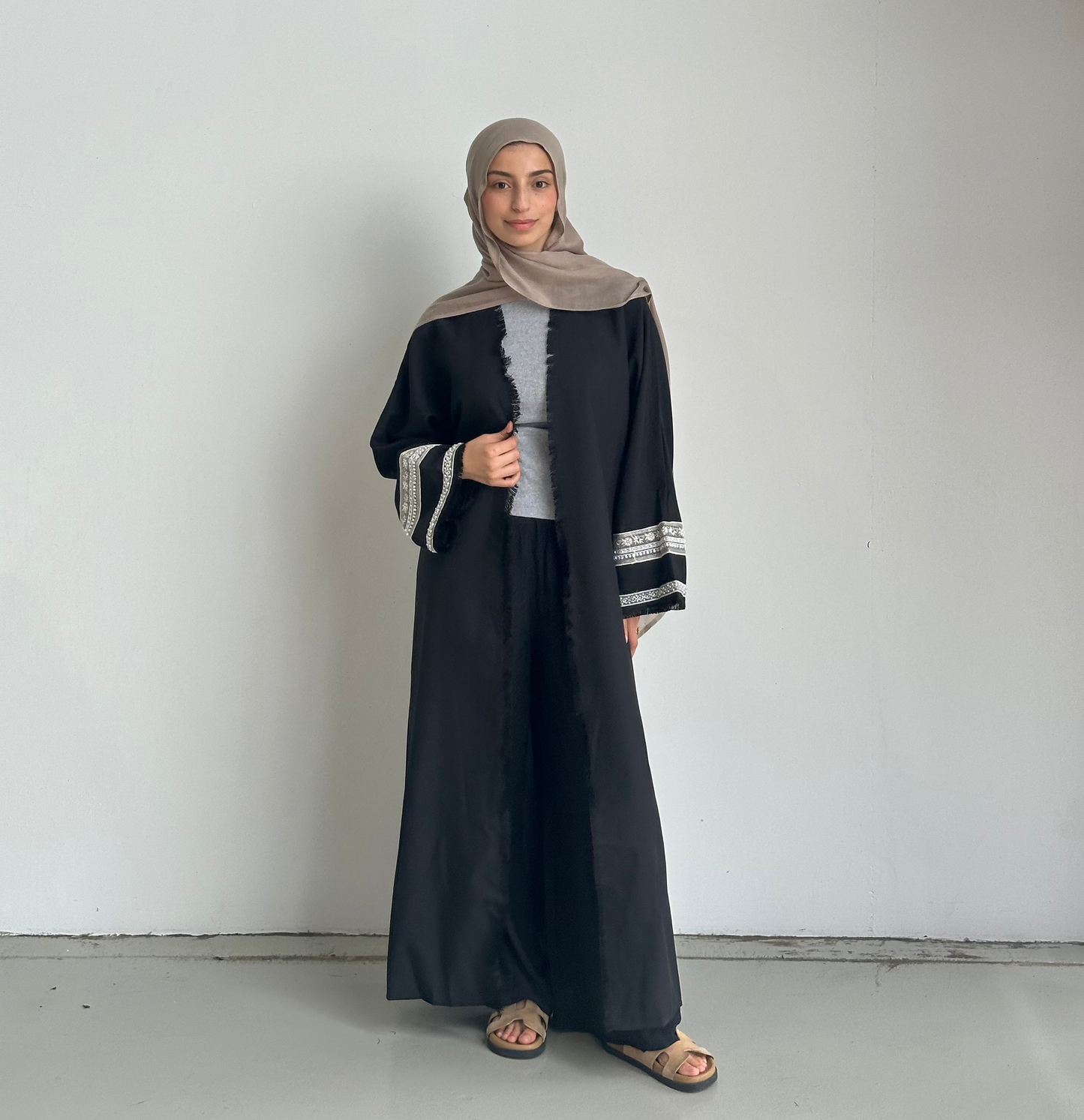 Amirah Open Abaya