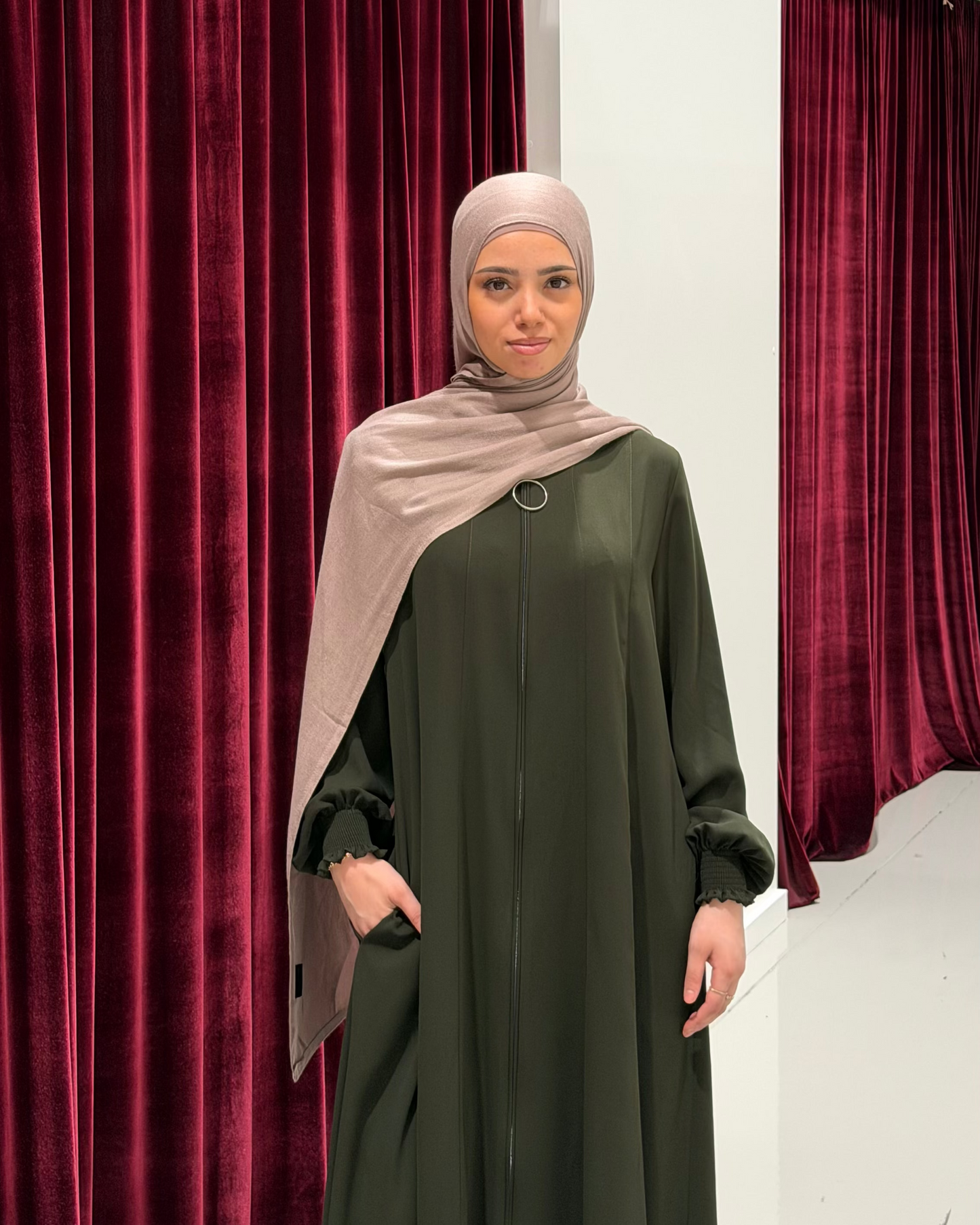Loop Abaya