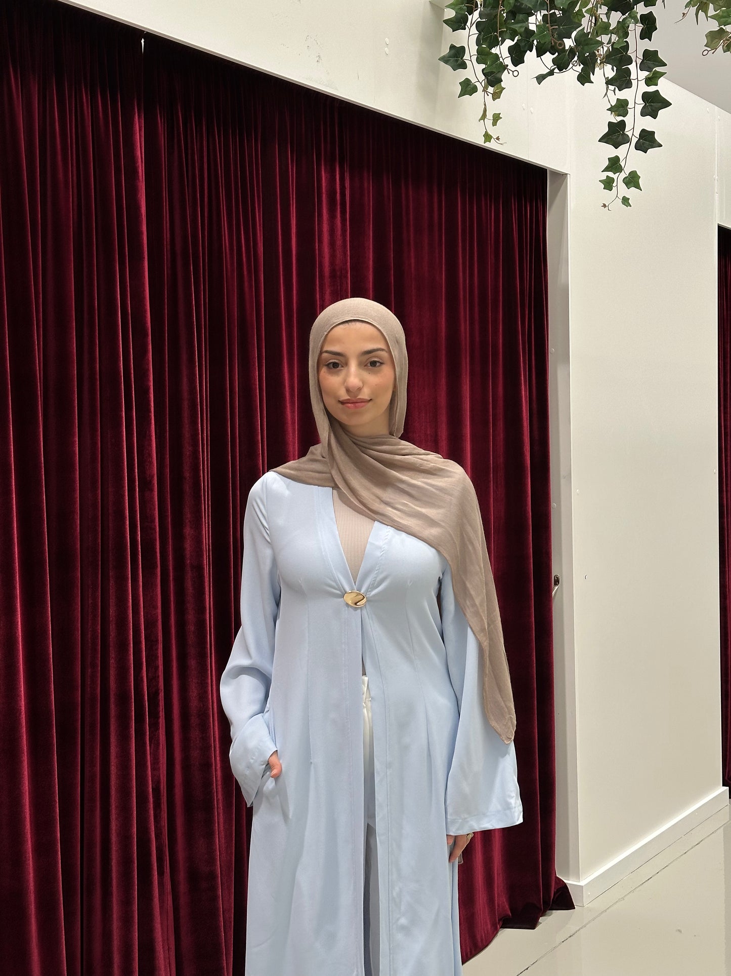 Nadine Open Abaya