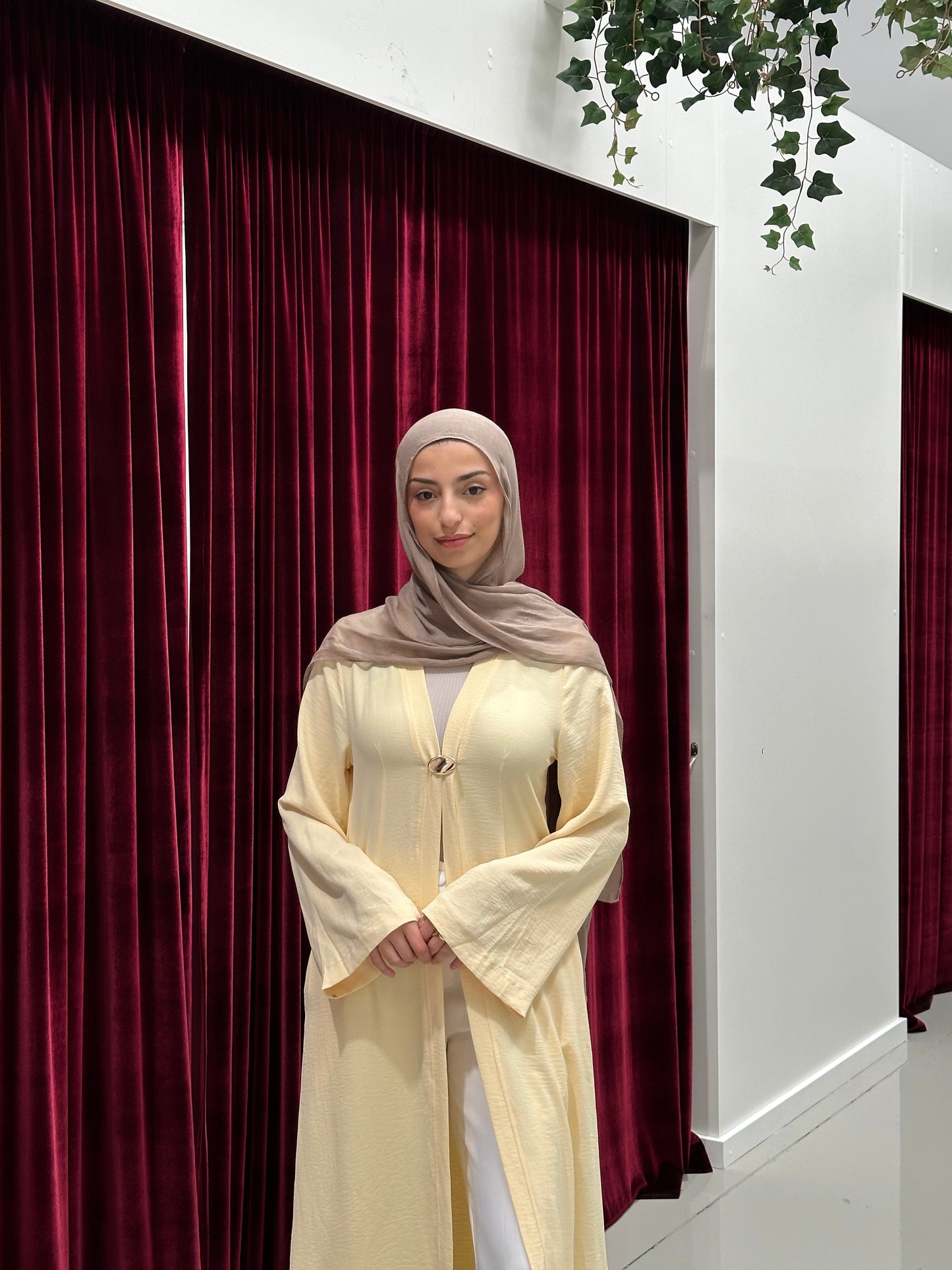 Nadine Open Abaya