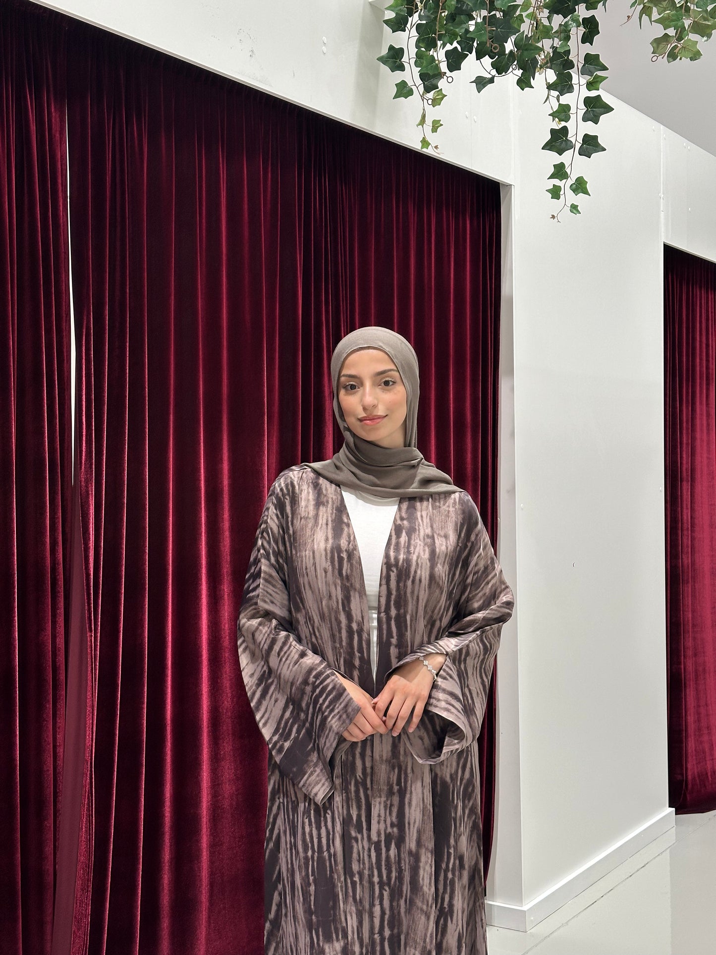 Rylan Open Abaya