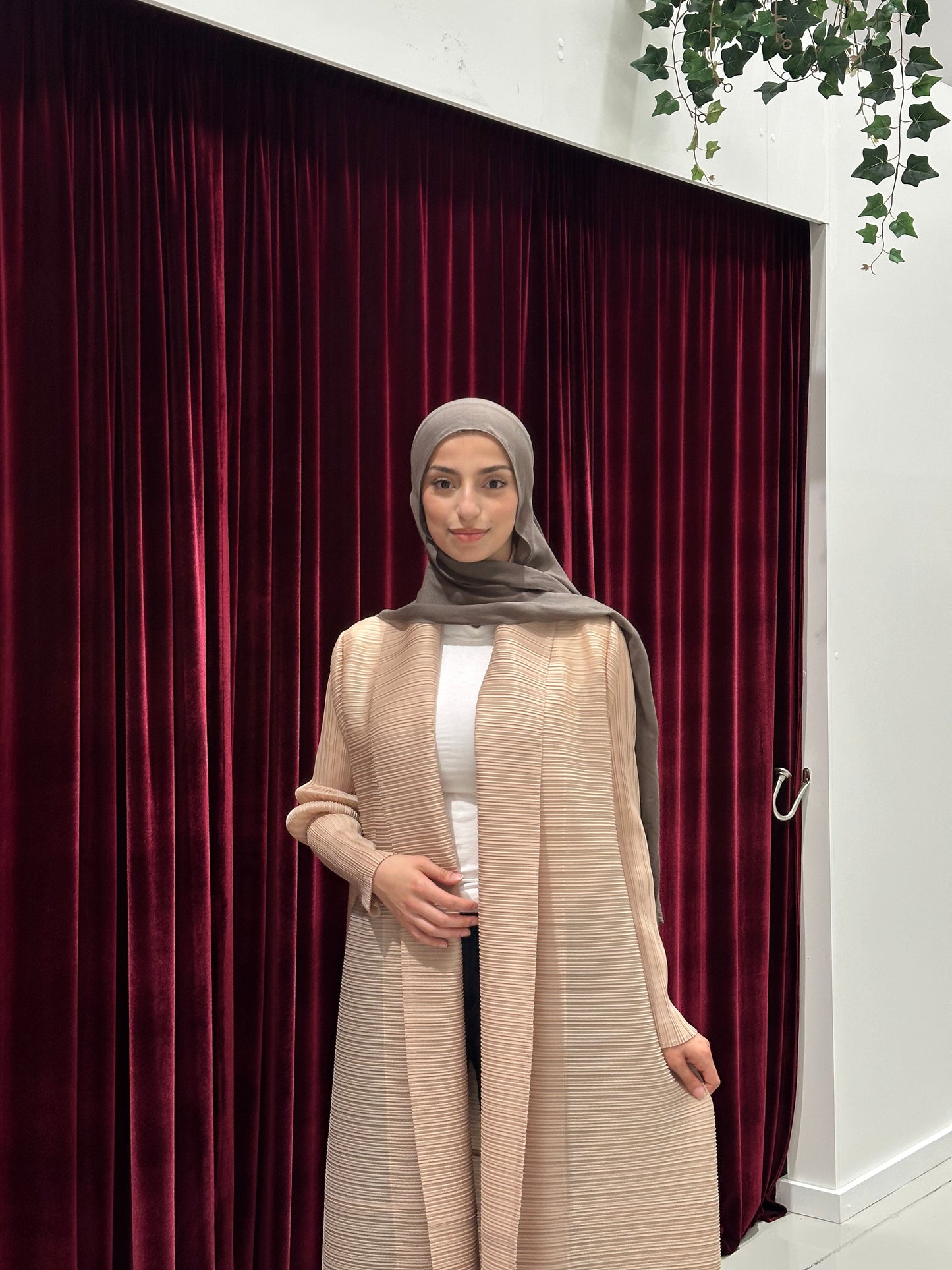 Afiya Open Abaya